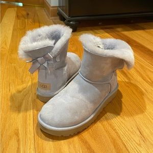 Light blue mid-rise Ugg boots